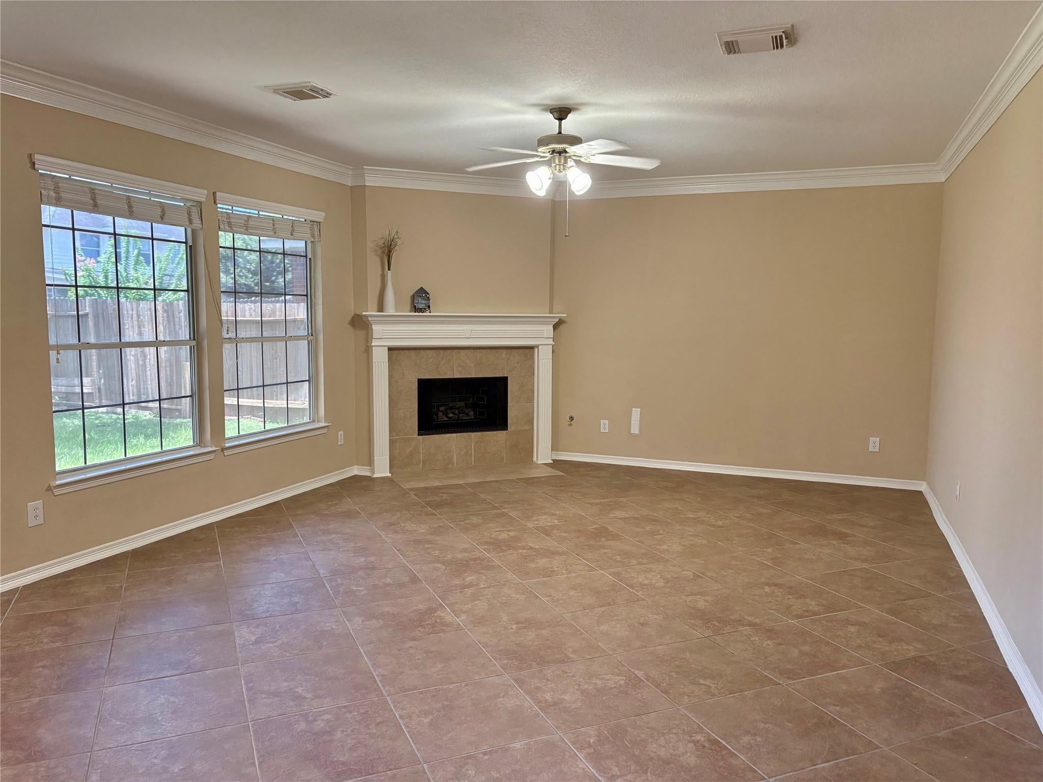 5607 Eagle Sky Boulevard