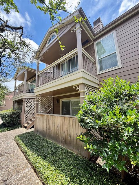 Condo For Sale - 1880 White Oak Drive #141<br/> Houston, TX 77009