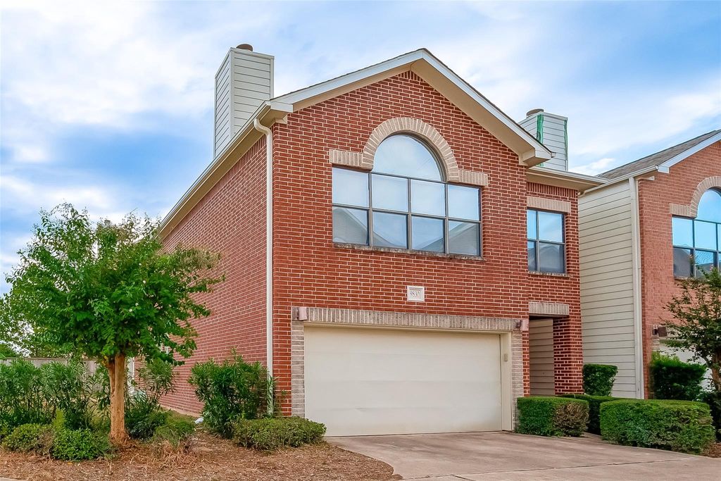 Photo of 9830 Cynthia Ann Court, Houston, TX 77025 (MLS # 54480283)