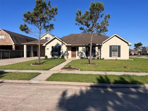 Photo of 2502 Red Rock Road, League City, TX 77573 (MLS # 37080411)