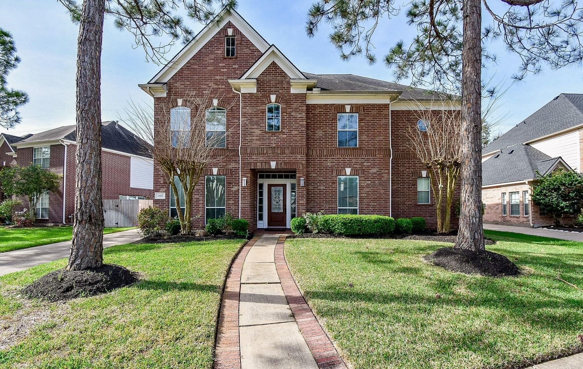 2507 Lansing Circle