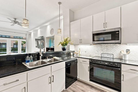 Photo of 1901 Post Oak Boulevard #1501, Houston, TX 77056 (MLS # 56651642)