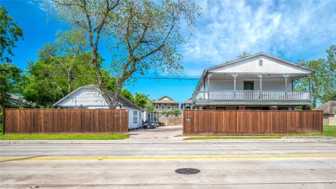 Photo of 1603 Airline Drive #5, Houston, TX 77009 (MLS # 21820994)