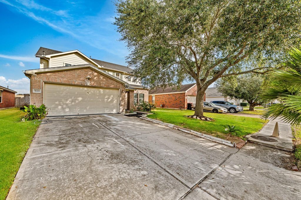 Photo of 16326 Virginia Grace Drive, Sugar Land, TX 77498 (MLS # 31781450)