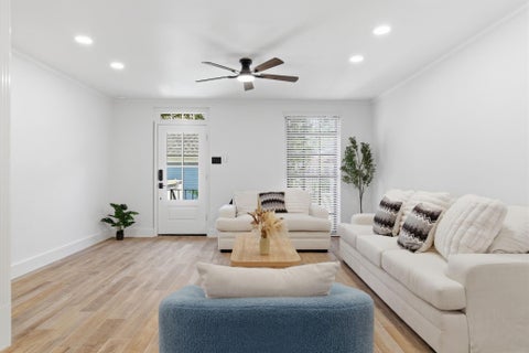 Photo of 811 Lovett Boulevard #21, Houston, TX 77006 (MLS # 61340092)
