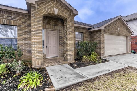 Photo of 16919 Canyon Springs Lane, Friendswood, TX 77546 (MLS # 97161027)