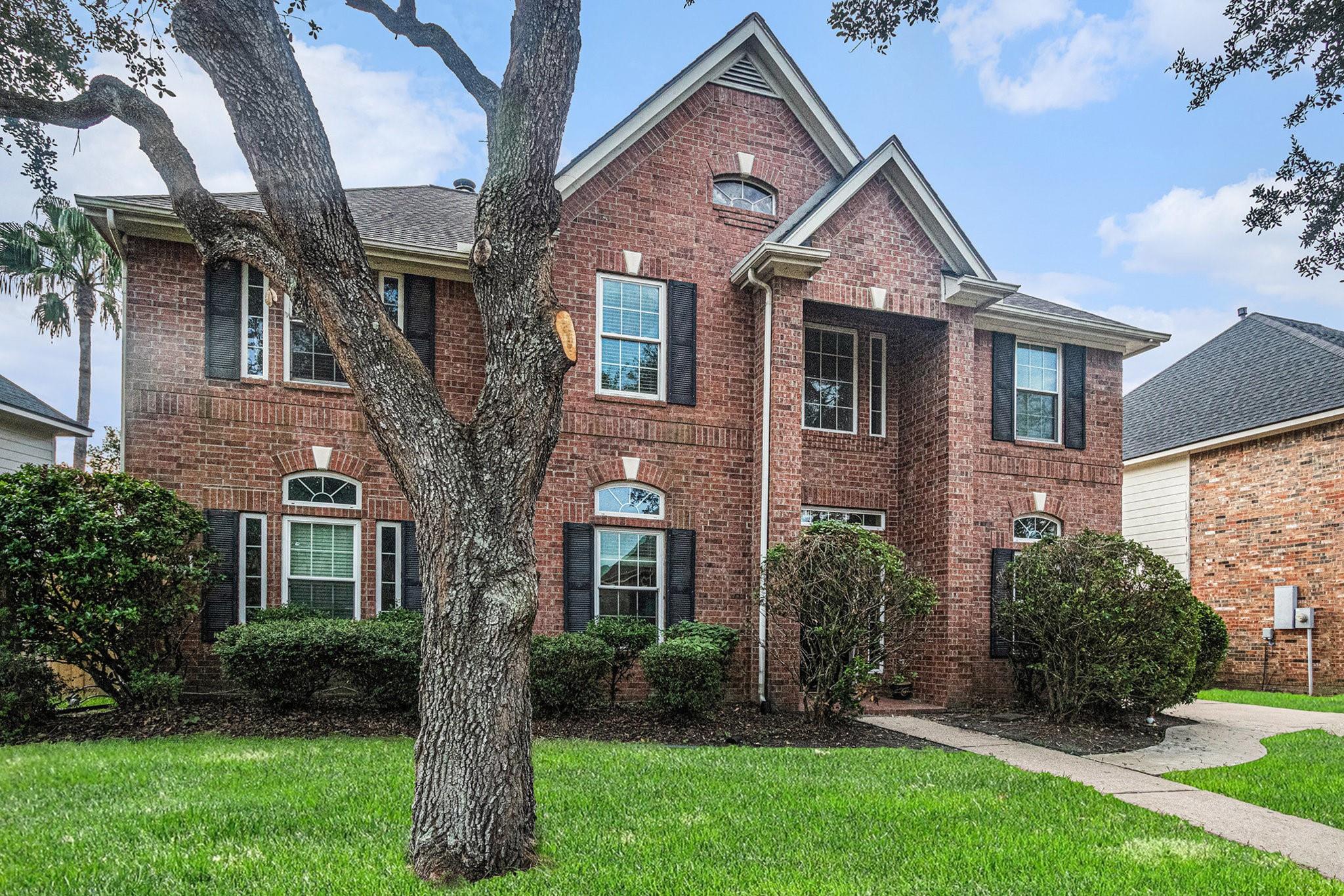 2605 Broussard Court