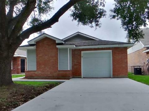 Photo of 3135 Kelling Street, Houston, TX 77045 (MLS # 61734094)