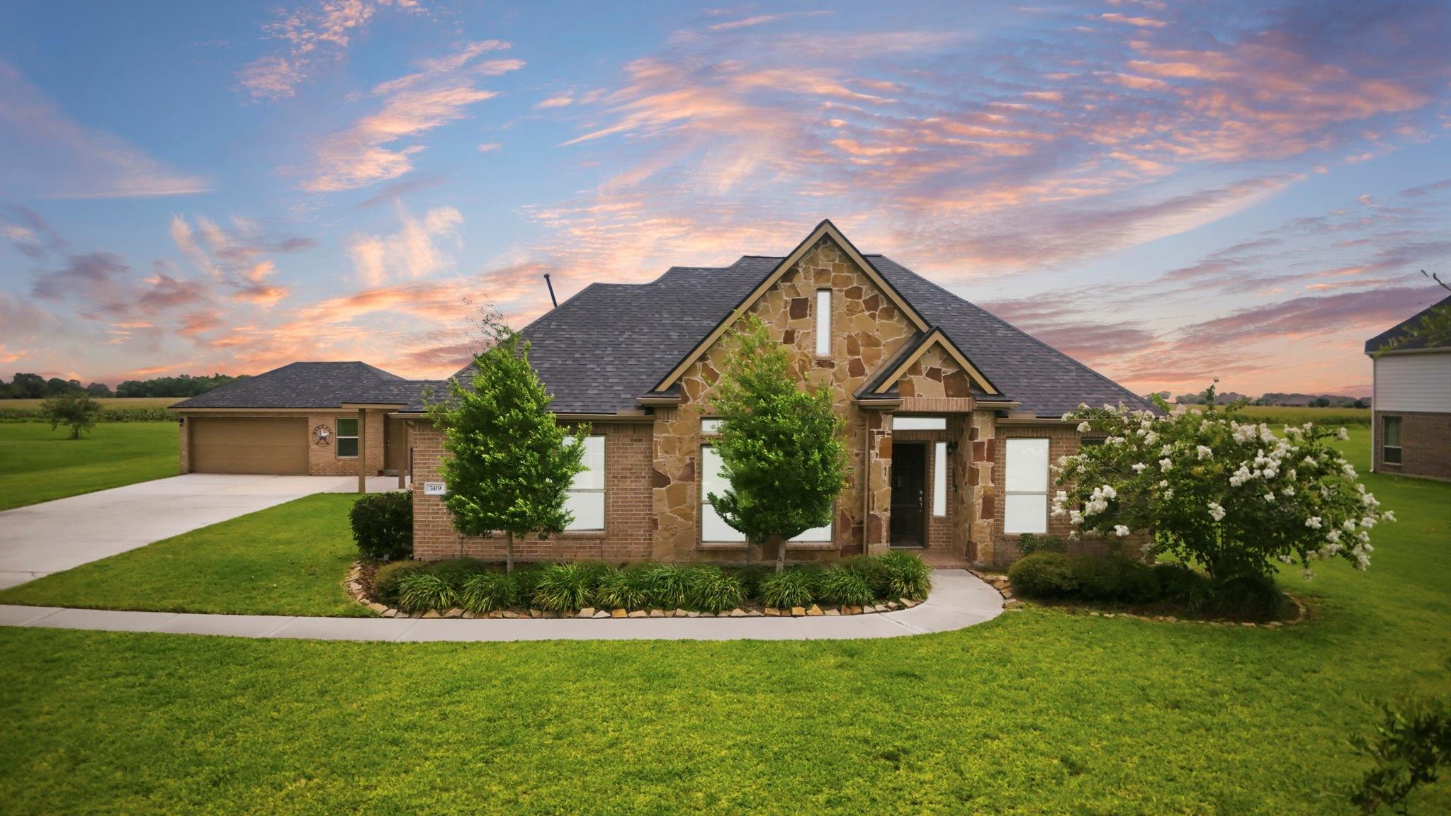 7419 Lake Ivie