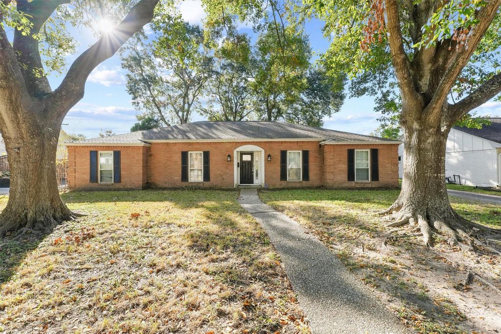 Photo of 10719 Del Monte Drive, Houston, TX 77042 (MLS # 31185343)