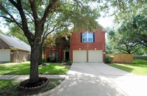 Photo of 819 Fairpark Lane, Sugar Land, TX 77479 (MLS # 97248256)