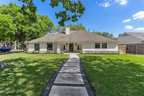 Photo of 10726 Russett Drive, Houston, TX 77042 (MLS # 24249455)