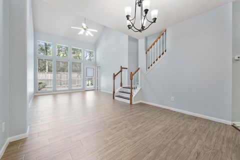 Photo of 99 E Greenhill Terrace Place, The Woodlands, TX 77382 (MLS # 40641833)