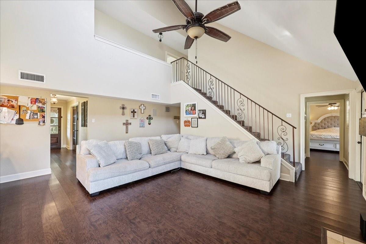 4404 Pinemont Drive