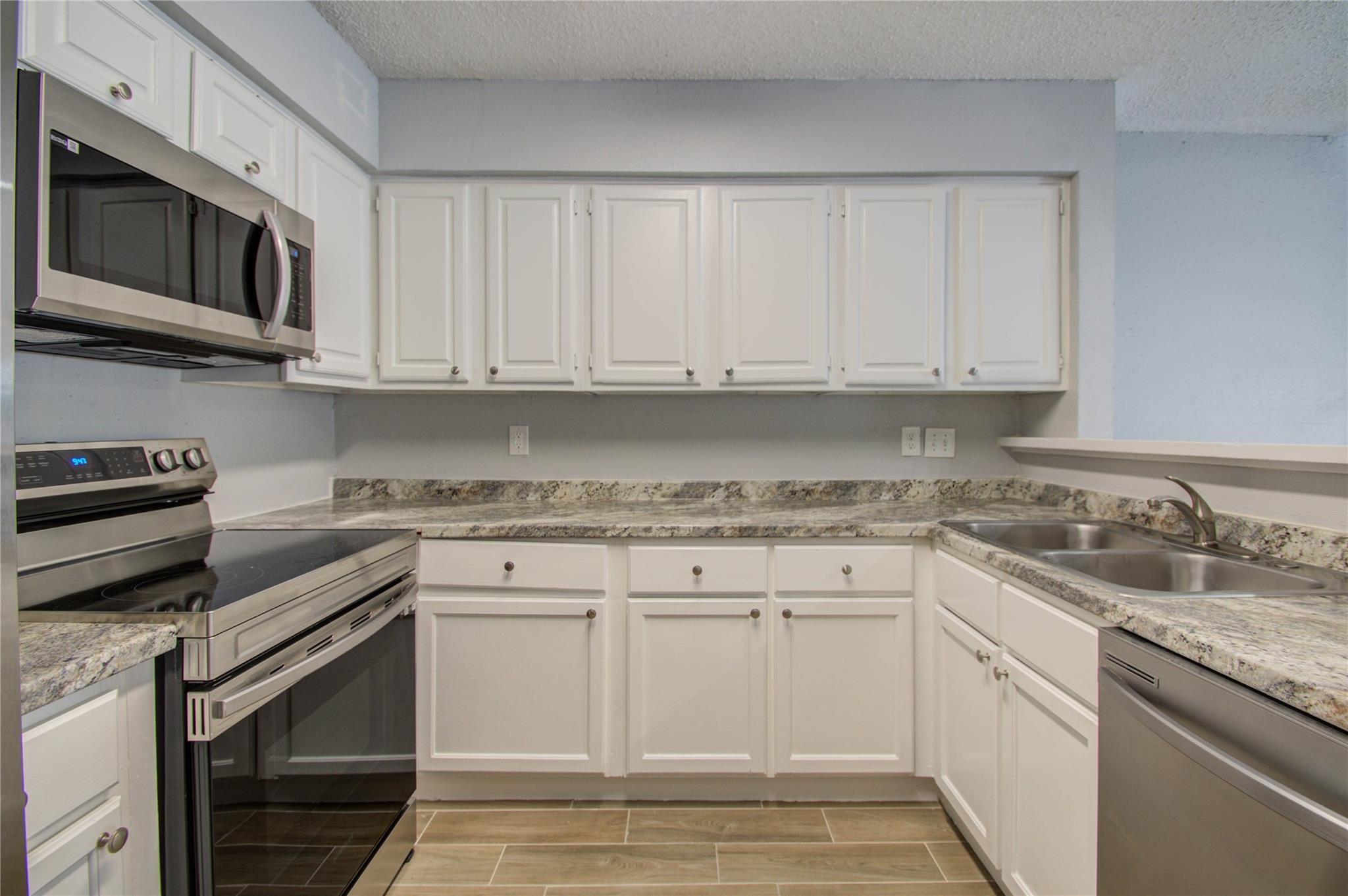 810 Dunson Glen Drive 404