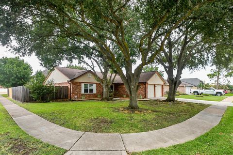 Photo of 12726 Newberry Street, Sugar Land, TX 77478 (MLS # 29131769)