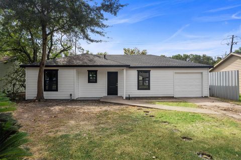Photo of 6162 Beldart Street, Houston, TX 77033 (MLS # 8044743)