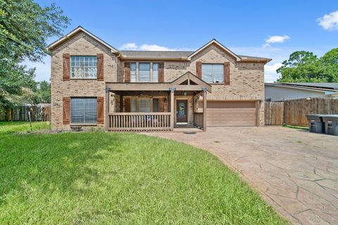Photo of 4800 Heathrow Ln, Alvin, TX 77511 (MLS # 48488659)