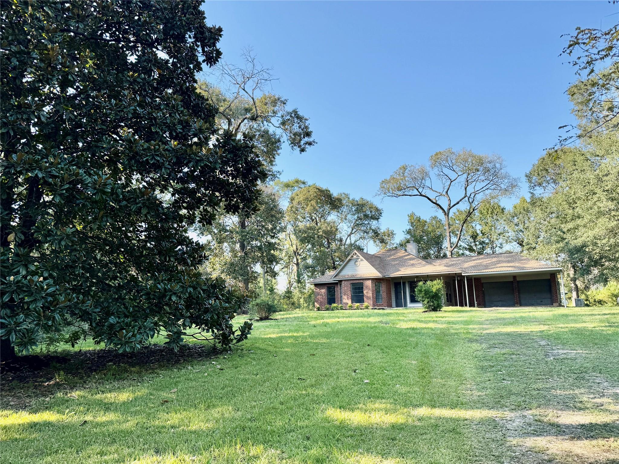 6059 Woodland Lakes Loop