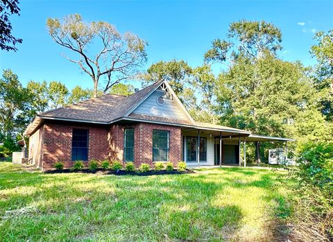 6059 Woodland Lakes Loop Willis TX 77378