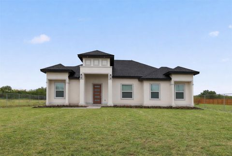 Photo of 23232 Val Verde, Edinburg, TX 78532 (MLS # 87261027)