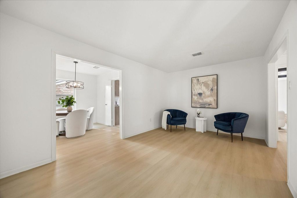 Photo of 7802 Gulfton Street, Houston, TX 77036 (MLS # 89723393)