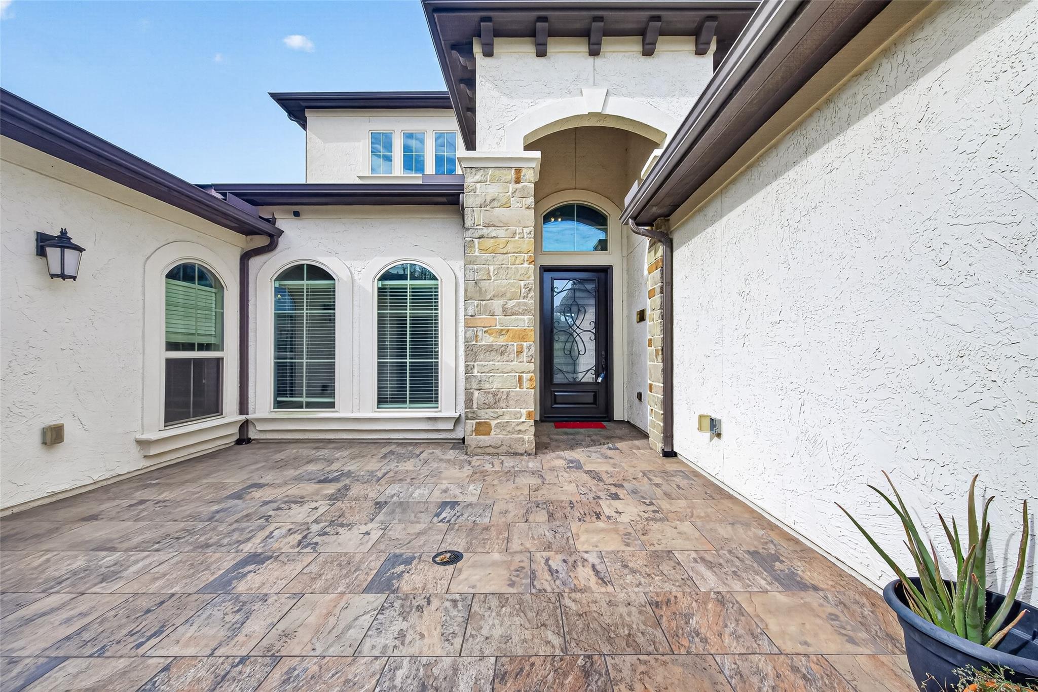 11206 Oudney Court