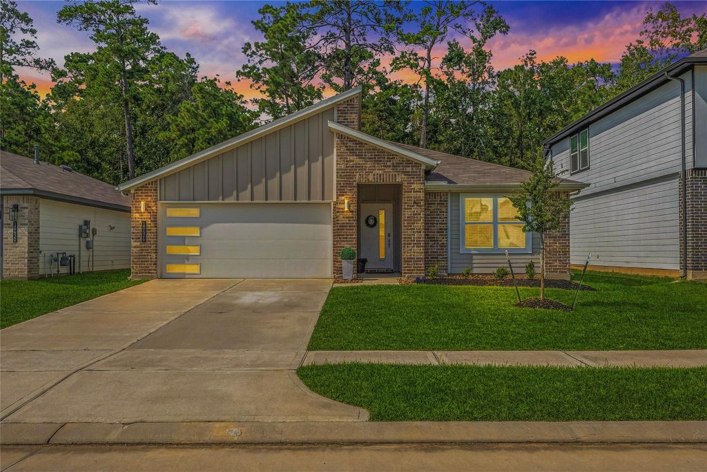 Photo of 10426 Plateau Point Trail Trl, Conroe, TX 77384 (MLS # 9627618)