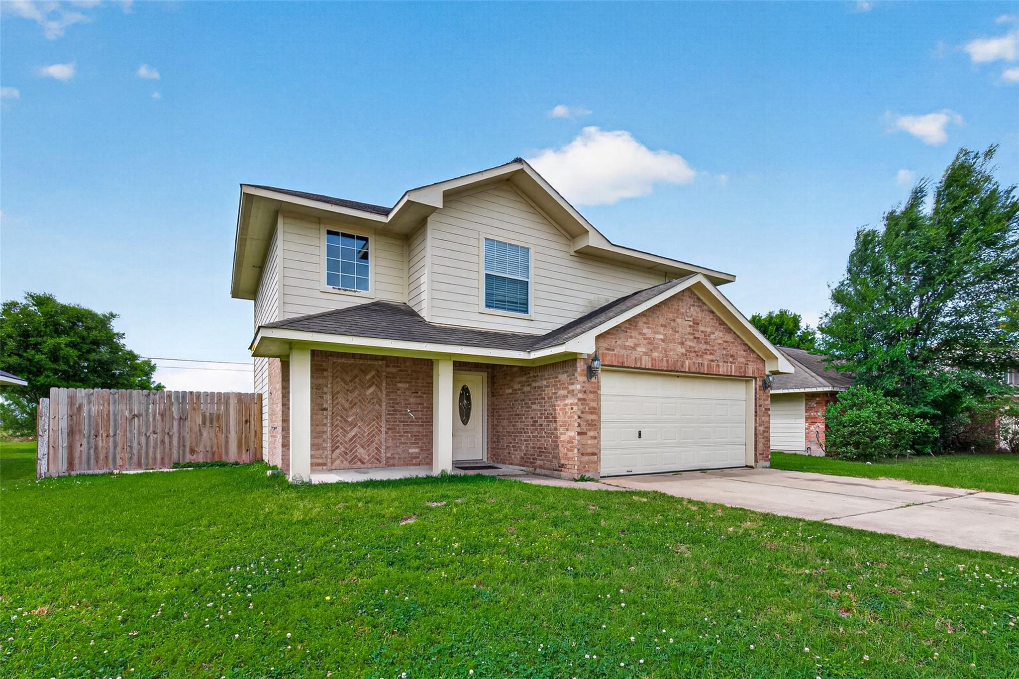 707 Mockingbird Street