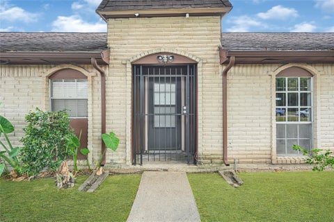 Condo For Sale - 7064 Jetty Lane<br/> Harris County, Houston, TX 77072