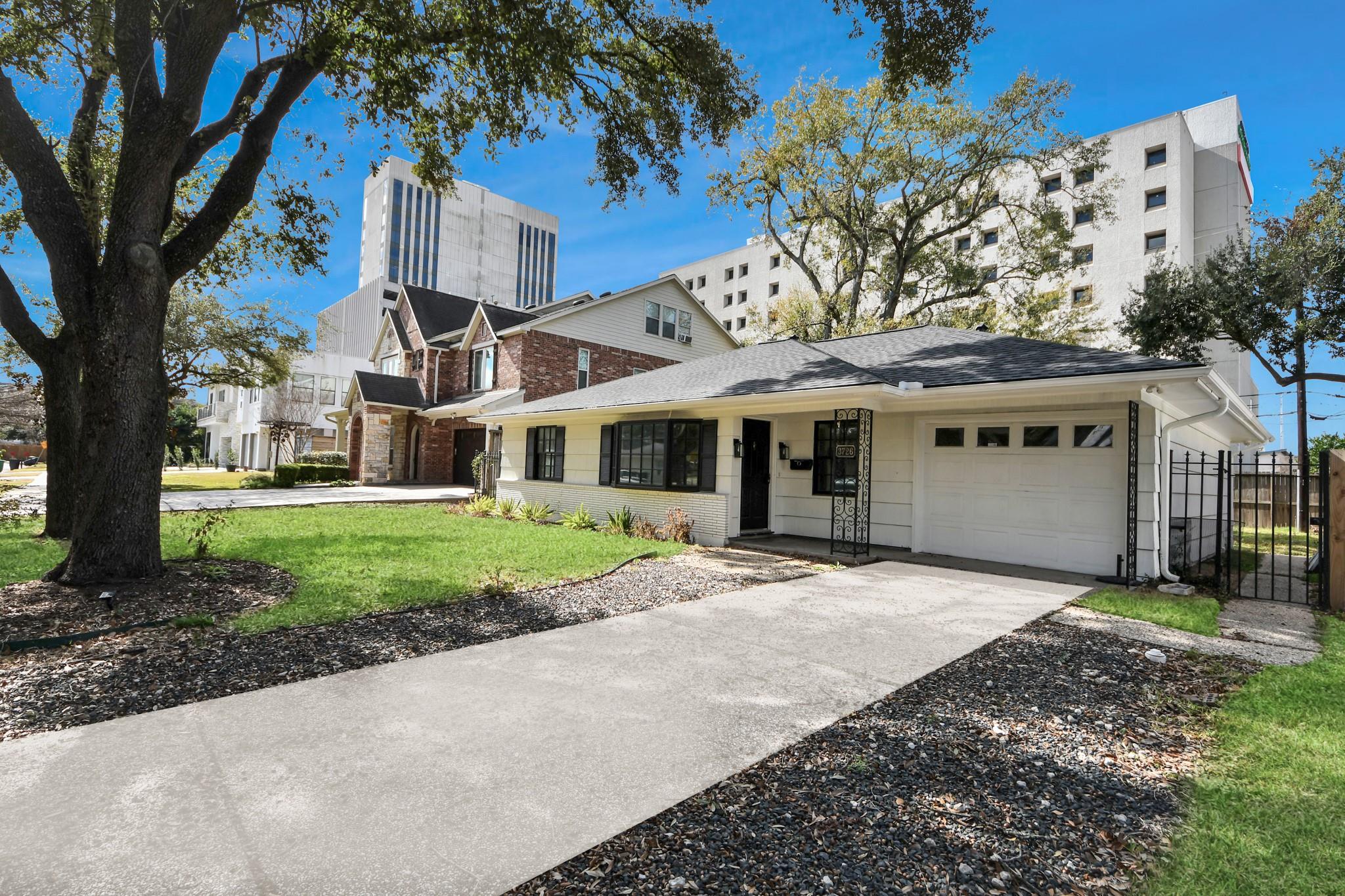 3726 Las Palmas Street