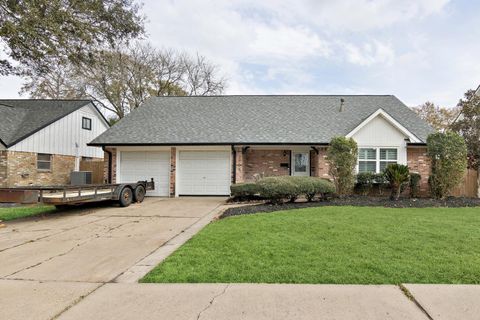 2705 Huckleberry Lane Pasadena TX 77502