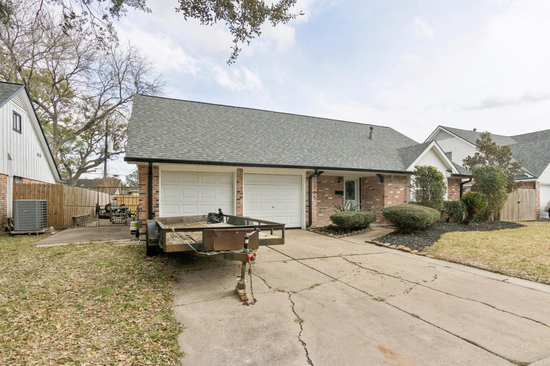 2705 Huckleberry Lane