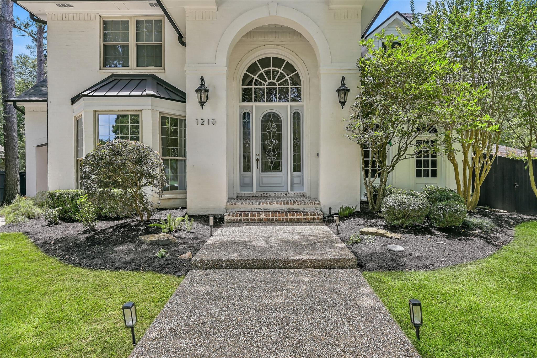 1210 Arbre Lane