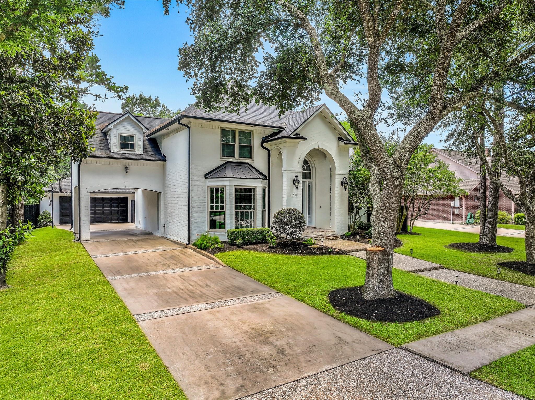 1210 Arbre Lane