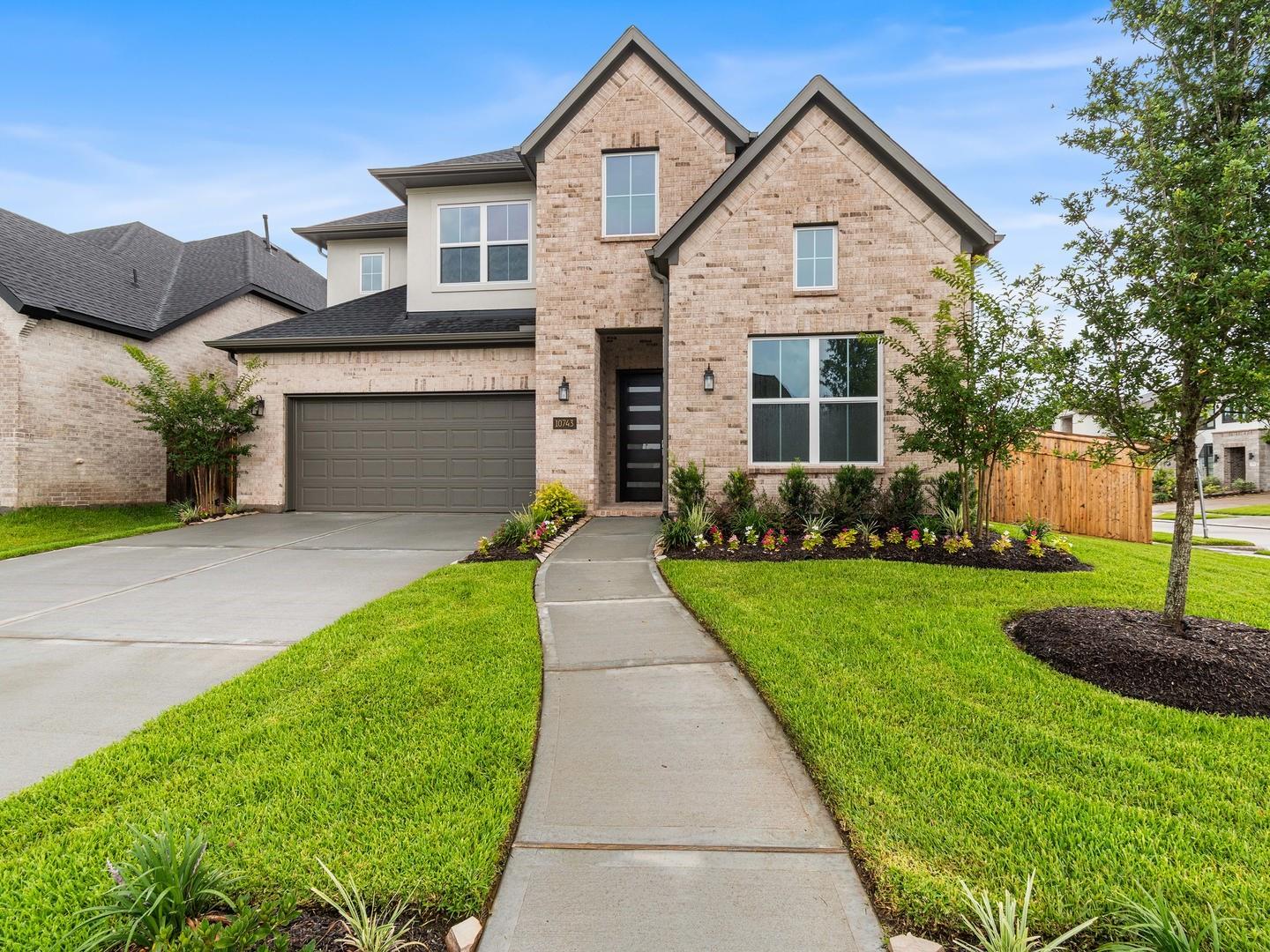 10743 Verdant Hill