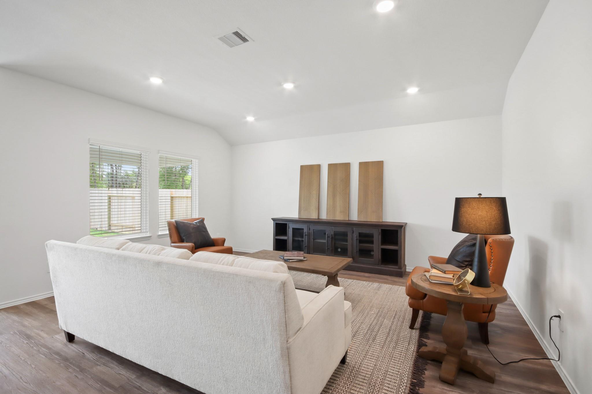 27732 Woodglen Mews