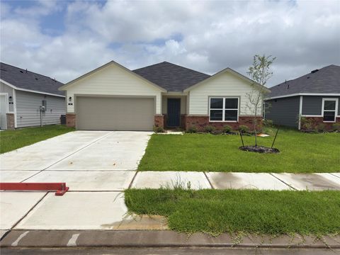 Photo of 512 Oak Chase Avenue, Dayton, TX 77535 (MLS # 81430424)