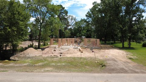 Photo of 16750 Oak Knoll Dr DR, Porter, TX 77365 (MLS # 59609154)