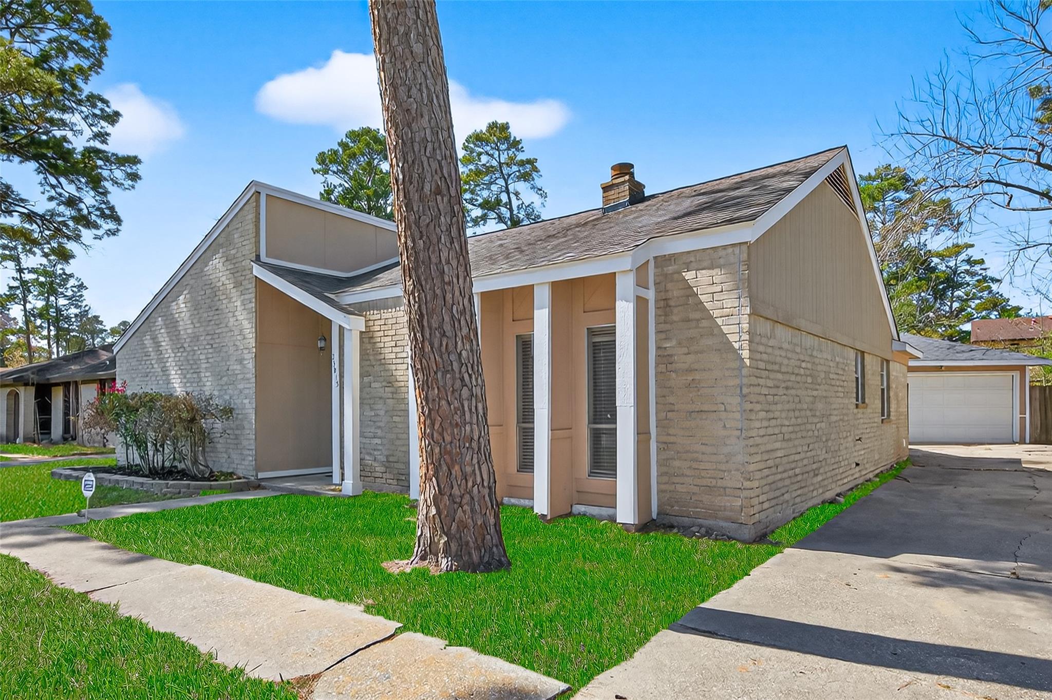 23015 Canyon Lake Drive