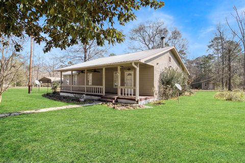 Photo of 402 Anderson Road, Livingston, TX 77351 (MLS # 98183747)