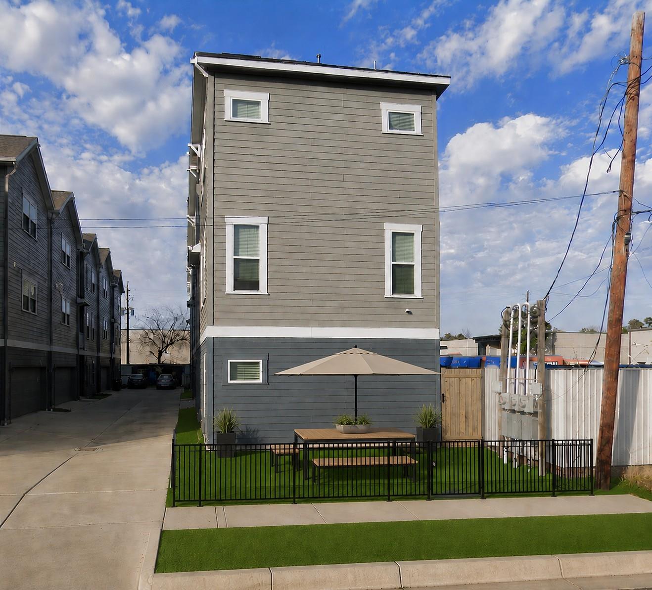 2204 Lou Ellen Lane C