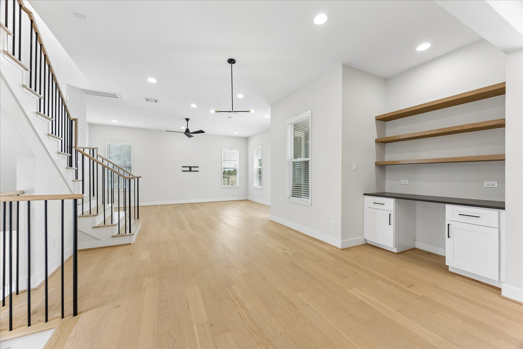 2204 Lou Ellen Lane C