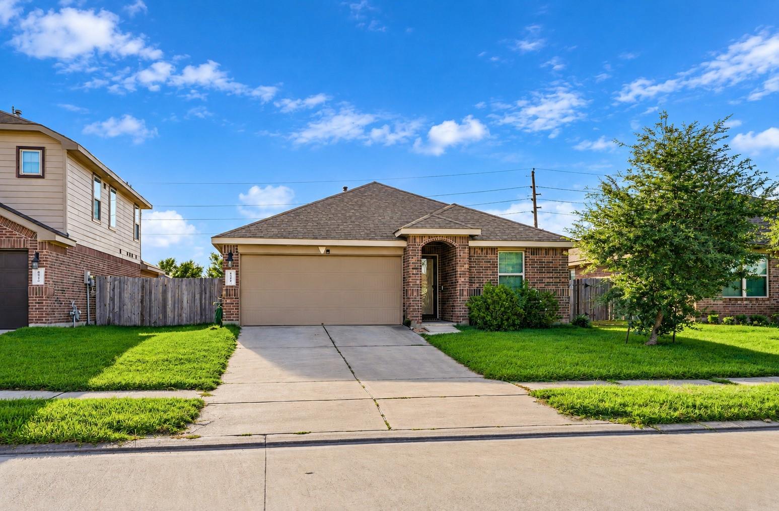 8218 Oakleaf Meadow Court