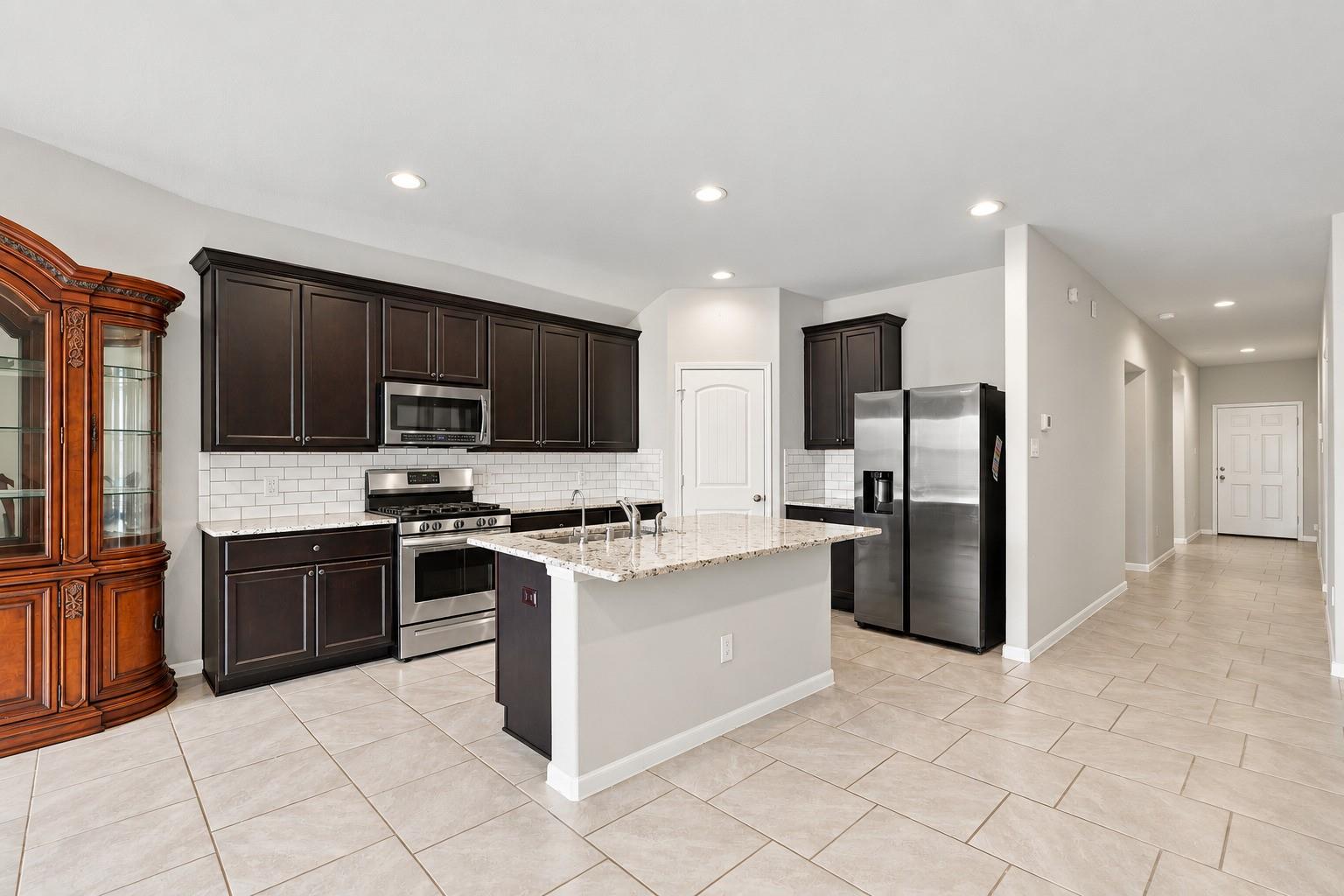 8218 Oakleaf Meadow Court