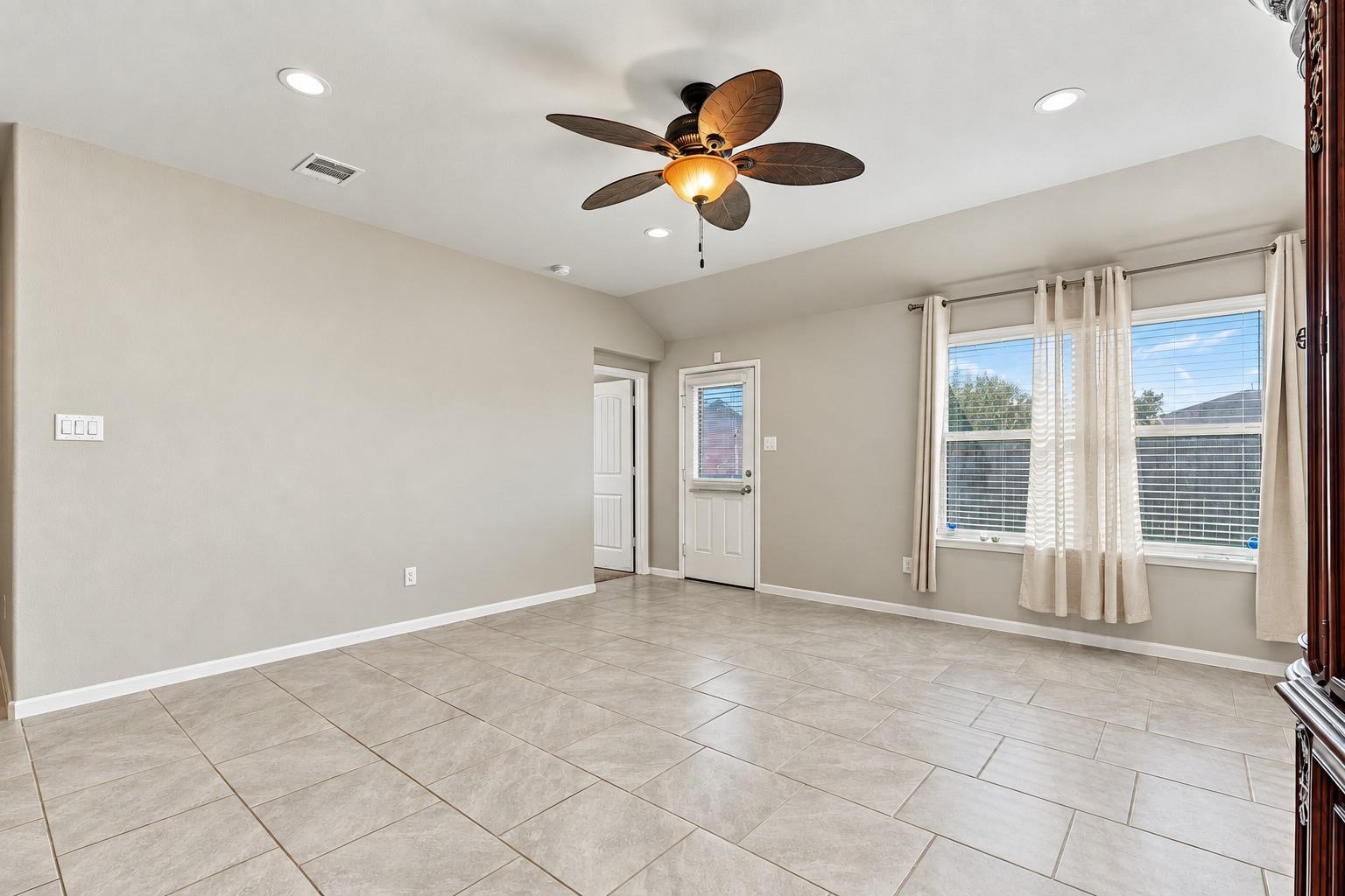 8218 Oakleaf Meadow Court