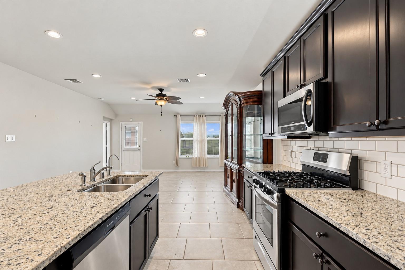 8218 Oakleaf Meadow Court