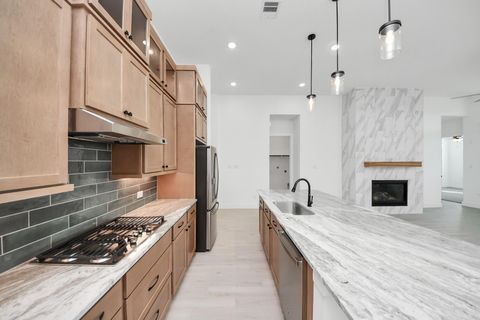 Homes For Sale - 9514 Chateau Hill<br/> Iowa Colony, TX 77578