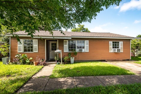 Photo of 5119 Ripplebrook Drive, Houston, TX 77045 (MLS # 82159669)