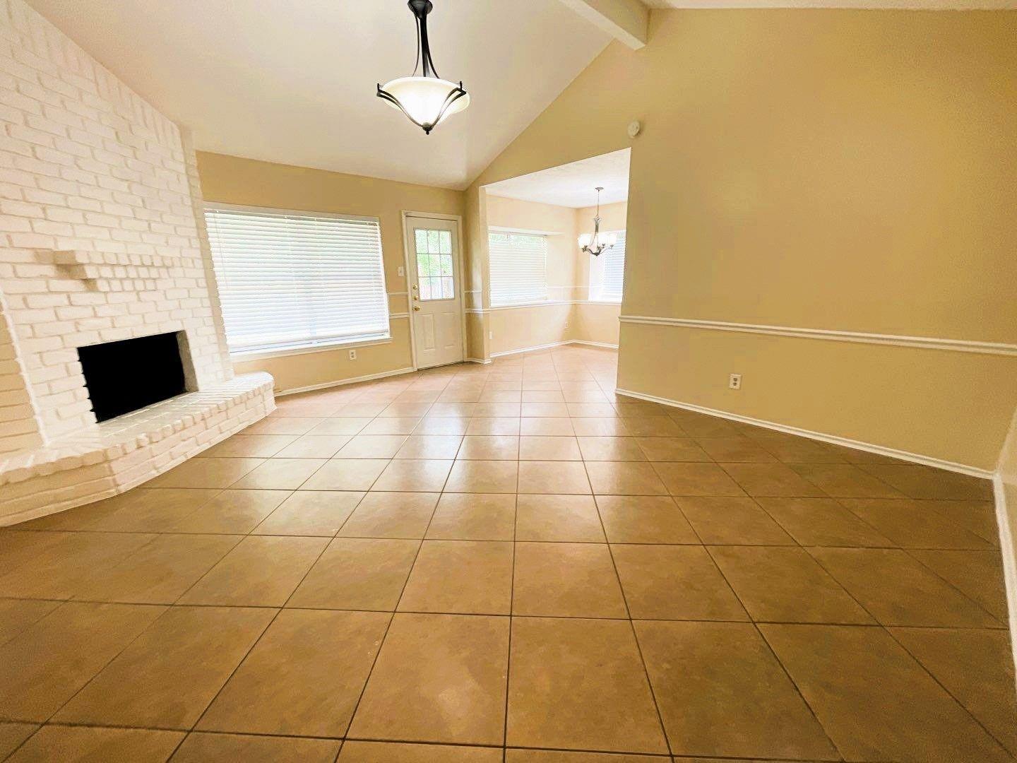 5615 Lynngate Drive